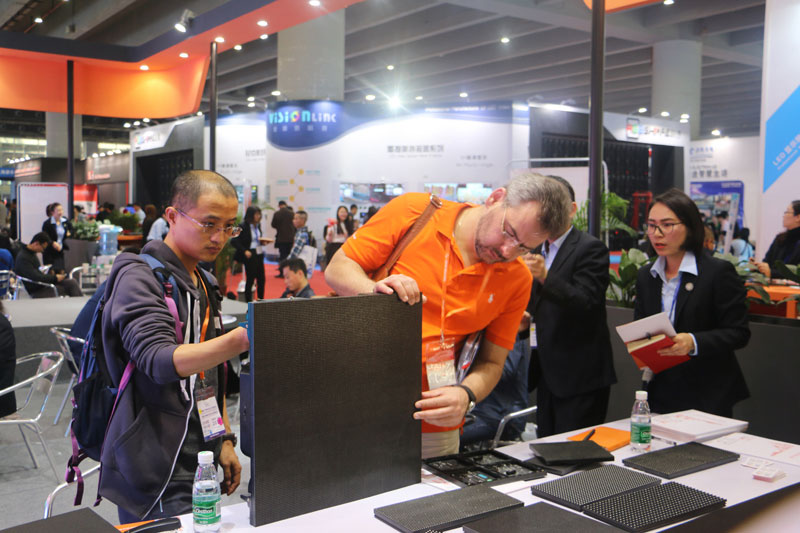 华夏光彩创业界小间距性价比最高产品 南昌生产基地即将正式投产