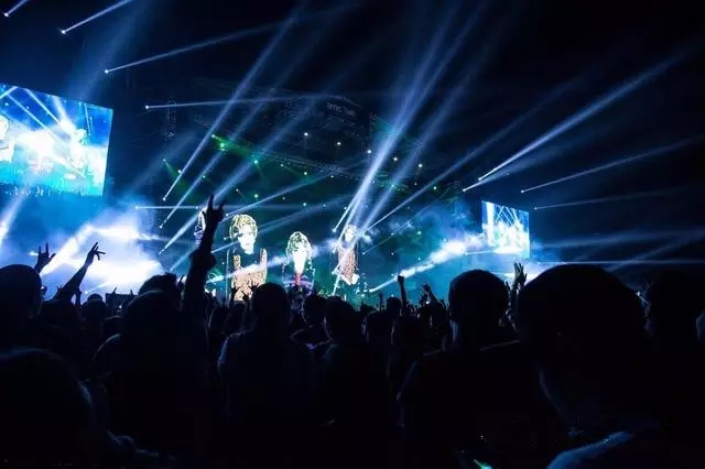 政策东风助力LED租赁市场腾飞 屏企紧握质量线方能振翅长空！