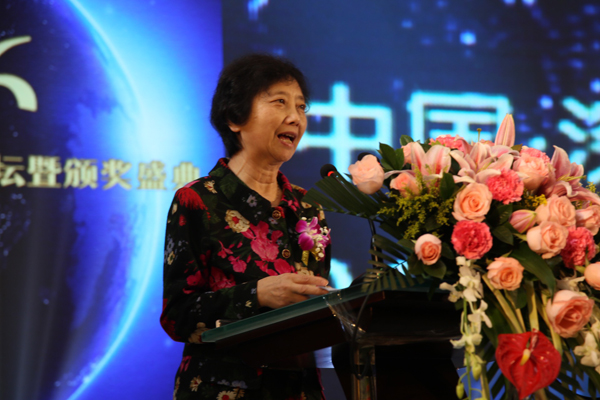 关白玉：LED显示屏行业风险与机遇并存 企业应加强技术创新