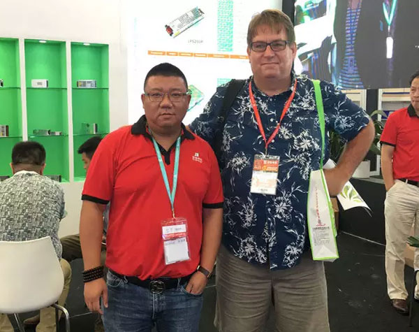 巨能伟业上海展再度出击 电源引领更薄更轻新潮流！