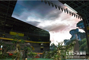 利亚德巨型LED天幕重现《远去的恐龙》