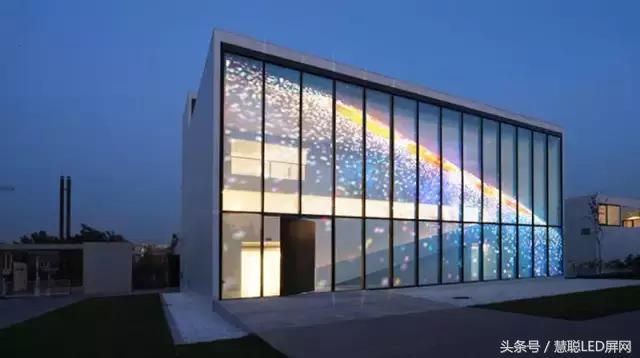 LED透明屏大步迈进商显市场!有雄起之势也有难言之隐? LED透明屏大步迈进商显市场!有雄起之势也有难言之隐?