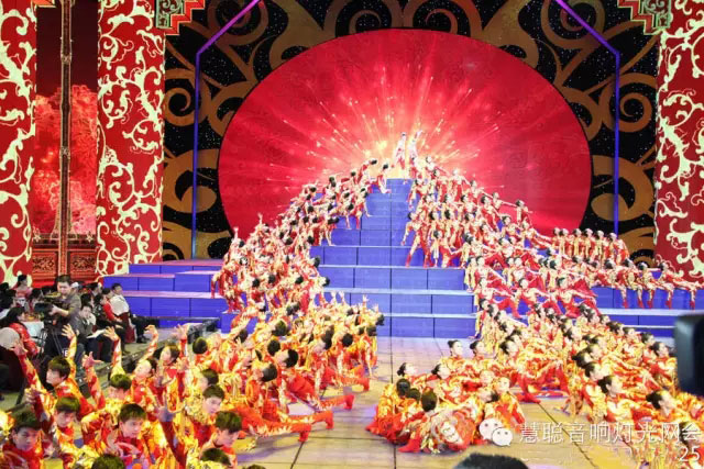 2017年央视春晚主场创新 将启用升降LED屏幕