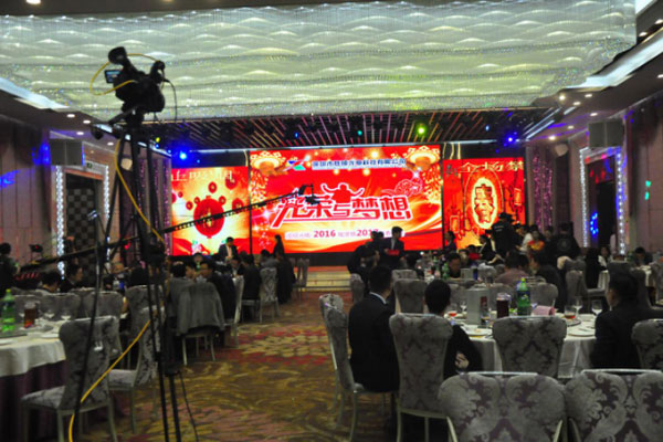 光荣与梦想 炫硕光电2016尾牙暨2017迎春晚会完美绽放！