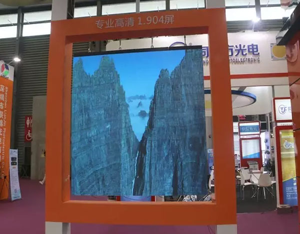 打造高性能专业屏——华杰光电引领市场前进脚步