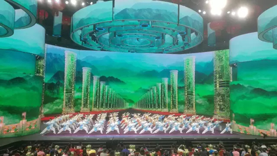 春晚主舞台美轮美奂 LED显示/舞美设计功不可没