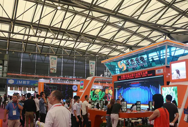 上海国际LED展开幕 展会是真没意思还是玩不出心思？
