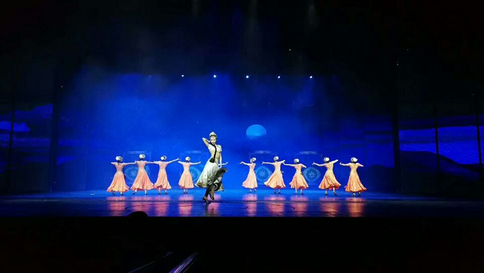 赞爆!满满的科技感!齐普光电金钱豹小间距LED屏助力跨年晚会 赞爆!满满的科技感!齐普光电金钱豹小间距LED屏助力跨年晚会