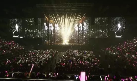 壹品光电|张惠妹世界巡回演唱会 冰屏嗨爆“乌托邦”