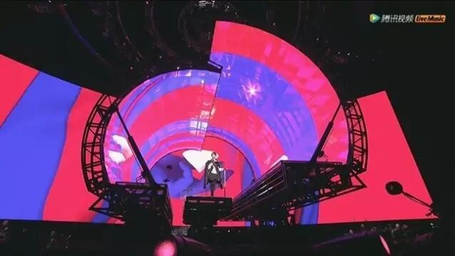 LED透明屏技术解析:凭什么侧发光疯狂碾压正发光? LED透明屏技术解析:凭什么侧发光疯狂碾压正发光?