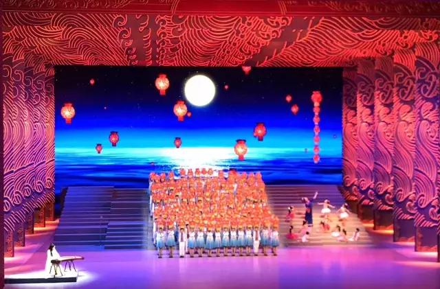 厉害了我的屏!舞台绝美盛宴应接不暇 赶紧来围观! 厉害了我的屏!舞台绝美盛宴应接不暇 赶紧来围观!