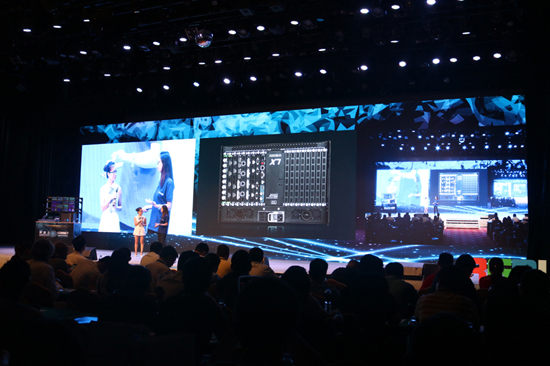 视诚科技“深蓝之蓝”2017秋季发布会圆满落幕!全新技术升级惊艳亮相! 视诚科技“深蓝之蓝”2017秋季发布会圆满落幕!全新技术升级惊艳亮相!