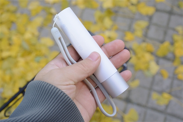 小米新品：11级调光随身手电筒测评 Lumileds LED灯珠有何特别？