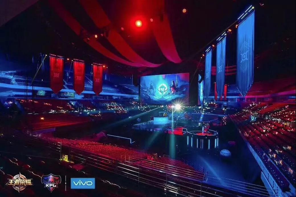 王者荣耀总决赛“杀进”深圳春茧体育馆 LED屏闪耀全场！