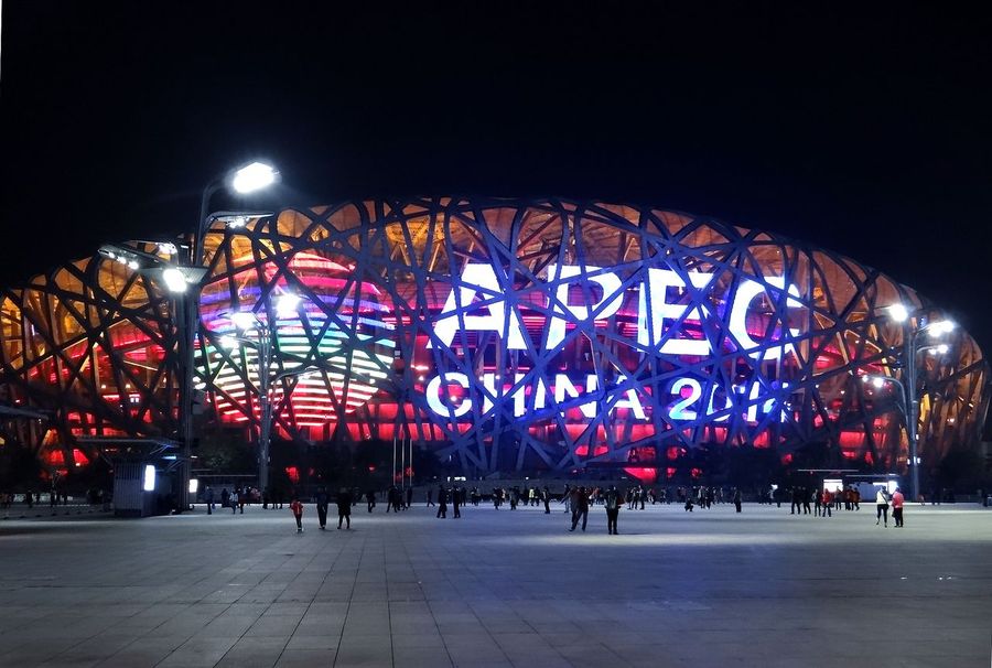 国庆中秋双节齐临 国强家兴九州共贺！让中国骄傲的LED屏你知道多少？