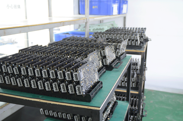 鑫亿光：做行业地砖屏的楷模典范——因为专注 所以成功！