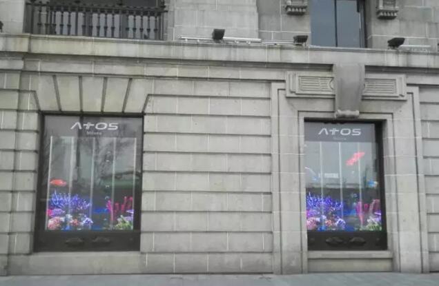 经典案例分析：高科技LED透明橱窗完美诠释高奢品牌