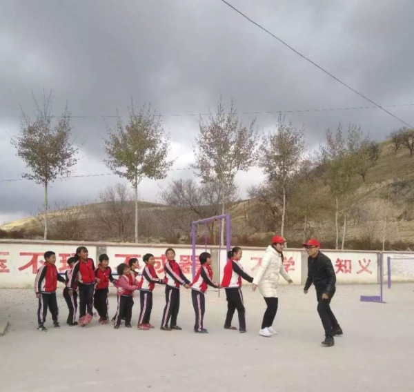 《中国梦——百家企业公益行》深圳艾比森暖心助力！