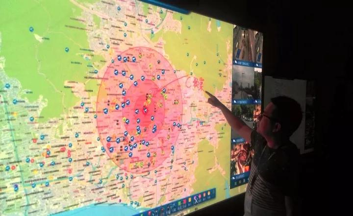 触屏式小间距LED屏已诞生：近距离显示领域 LED屏还能再拿下多少江山？