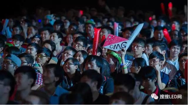 LED显示屏新风口再开:电子竞技千亿市场不容错过! LED显示屏新风口再开:电子竞技千亿市场不容错过!