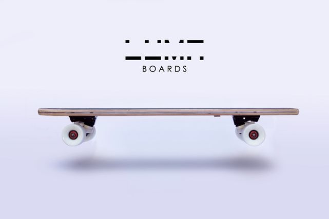 科技感炸裂！LED氛围灯的滑板 黑夜里酷炫又安全！