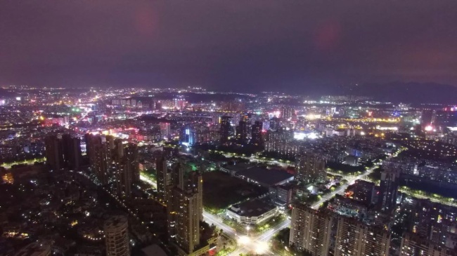 艾比森再次发力！世界最清晰的弧形微间距LED屏落户中国深圳！