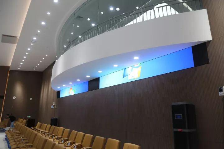 世界最清晰最大的弧形微间距LED屏 落户中国深圳！