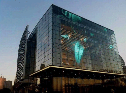 全息投影技术的效果如梦似幻！折射出LED透明屏商机无限！