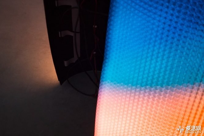 LED屏还能做艺术雕塑？效果太魔幻！