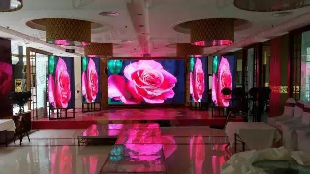 最浪漫的婚礼现场怎么布置？这些装了LED屏的酒店简直要上天！