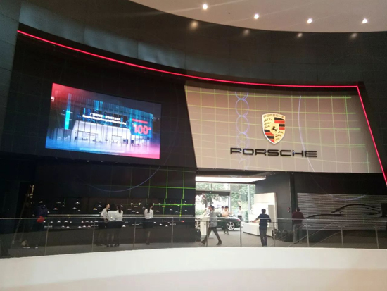艾比森助力保时捷狂装100m²LED屏打造亚洲最大数字店 艾比森助力保时捷狂装100m²LED屏打造亚洲最大数字店
