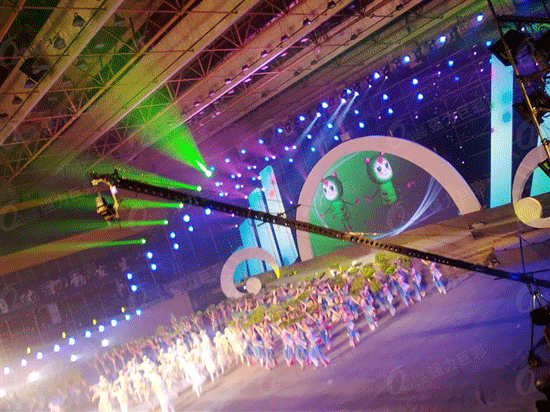 扬名海外|强力巨彩320㎡大屏落户印度最大体育场！