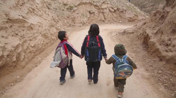 《中国梦——百家企业公益行》深圳艾比森暖心助力！