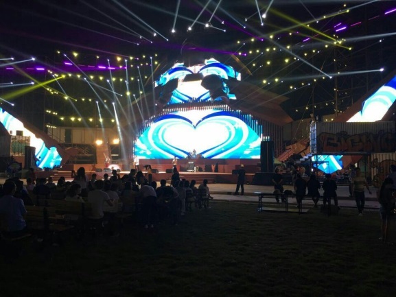 案例赏析| 吸睛神器！LED异形屏引领新风尚！