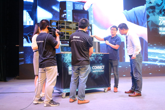 视诚科技“深蓝之蓝”2017秋季发布会圆满落幕!全新技术升级惊艳亮相! 视诚科技“深蓝之蓝”2017秋季发布会圆满落幕!全新技术升级惊艳亮相!