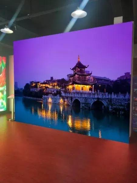 强力巨彩LED显示屏体验中心点燃冬天里的一把火！