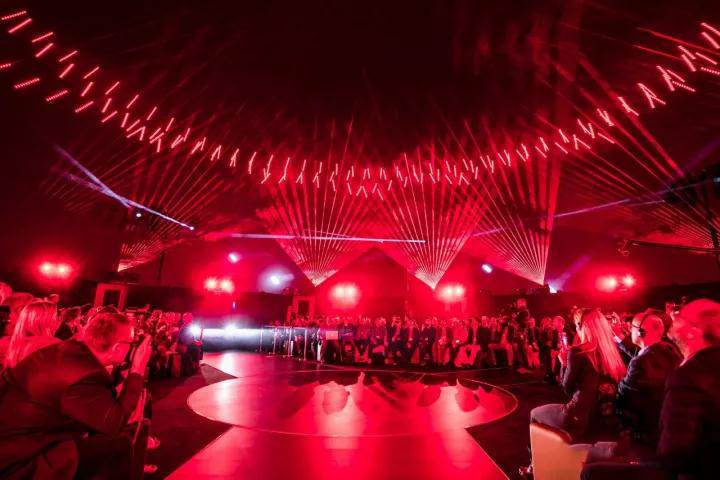 年终舞台盛世一波未平一波又起！到底哪场才是你的关注焦点？