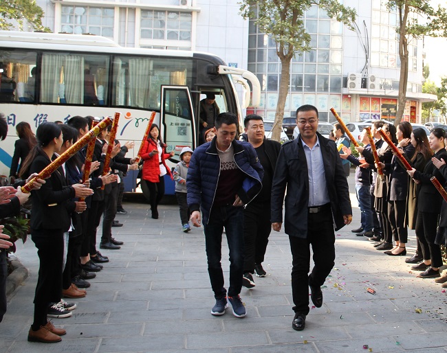 不忘初心 蓄势起航 热烈欢迎第十一期千店服务商回总部参观学习