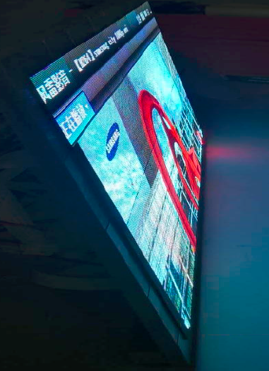 突破性技术！业内全倒装RGB COB显示屏模块问世！