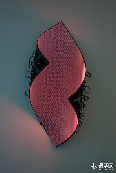 LED屏还能做艺术雕塑？效果太魔幻！