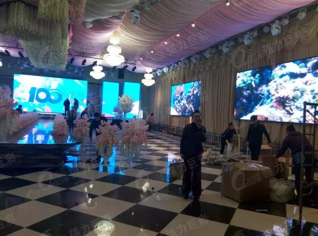 最浪漫的婚礼现场怎么布置？这些装了LED屏的酒店简直要上天！