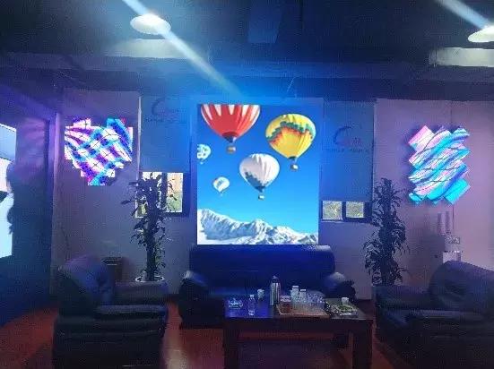 强力巨彩LED显示屏体验中心点燃冬天里的一把火！