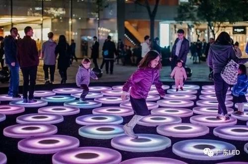 LED也能这么酷炫!你们城里人真的太会玩了! LED也能这么酷炫!你们城里人真的太会玩了!