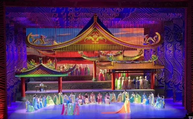 厉害了我的屏!舞台绝美盛宴应接不暇 赶紧来围观! 厉害了我的屏!舞台绝美盛宴应接不暇 赶紧来围观!