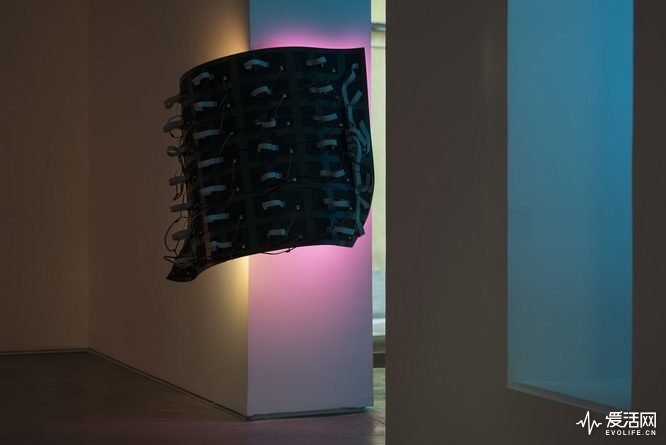LED屏还能做艺术雕塑？效果太魔幻！