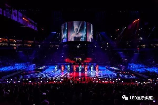 超酷炫技大法!舞台LED屏玩出新花样! 超酷炫技大法!舞台LED屏玩出新花样!