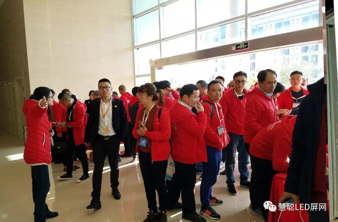 110人采购团空降深圳！2017年度慧聪LED显示屏行业十佳品牌推荐会及十佳品牌实地走访活动火热开启！