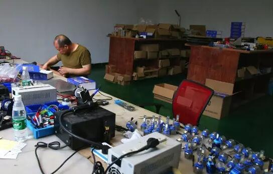 农民获国家专利？为朋友制作石墨烯LED大灯获意外惊喜！
