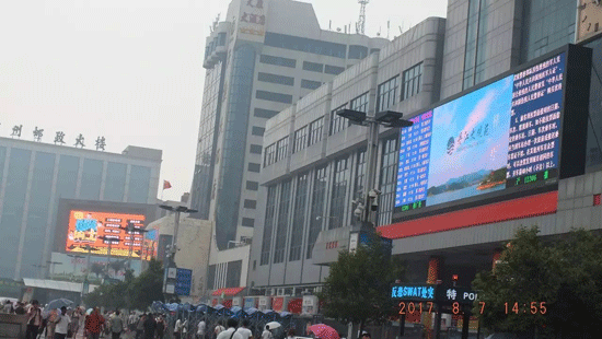 艾比森| 一块因直播玩纸牌变成“网红”的LED显示屏！