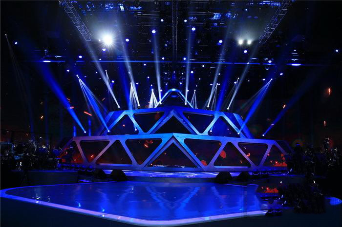 年终舞台盛世一波未平一波又起！到底哪场才是你的关注焦点？